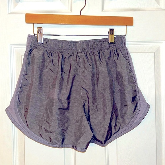 Nike Grey Women’s Dri-Fit Tempo shorts Medium - Picture 2 of 3